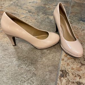 Clarks Nude Heels Brier Dolly Size 7.5M